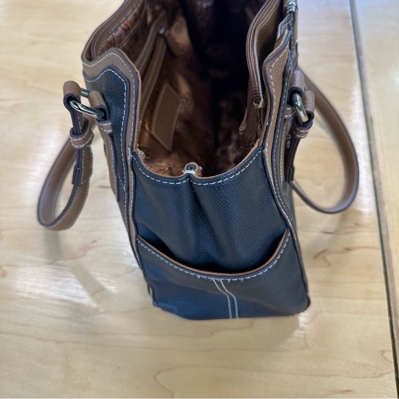 NWOT - Tignanello 100% Genuine Leather Shoulder Bag - Black/Brown - Picture 5 of 9